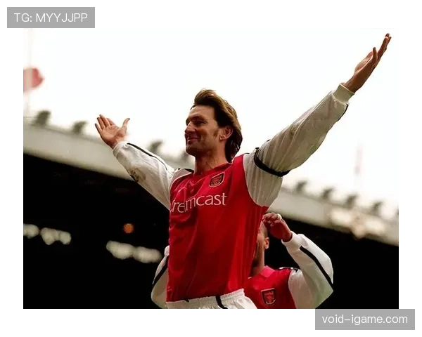 马尔蒂尼技术细节拆解：传奇后卫的防守艺术与战术智慧