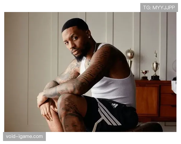 利拉德休赛期天天喝蛋白粉当水，结果夏天胖了十斤？